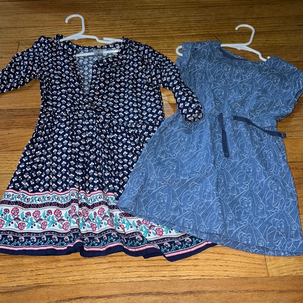 009- girls size 5 casual dress Disney and Carter’s